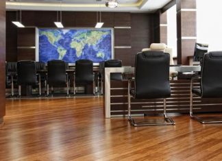 Porady architekta: Drewniana podłoga do biura