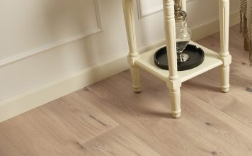 Drewniane listwy przypodłogowe. Efektowne wykończenie aranżacji